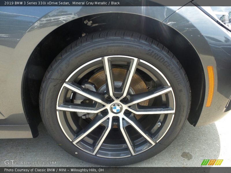 Mineral Gray Metallic / Black 2019 BMW 3 Series 330i xDrive Sedan