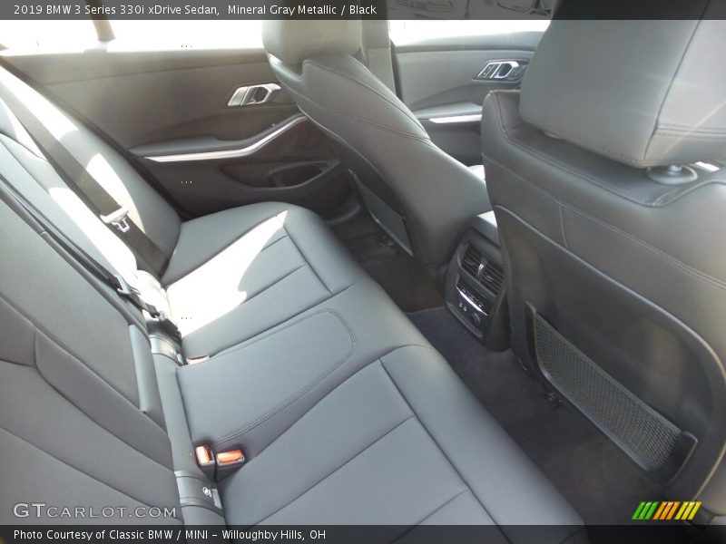 Mineral Gray Metallic / Black 2019 BMW 3 Series 330i xDrive Sedan