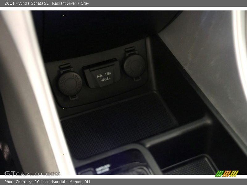 Radiant Silver / Gray 2011 Hyundai Sonata SE