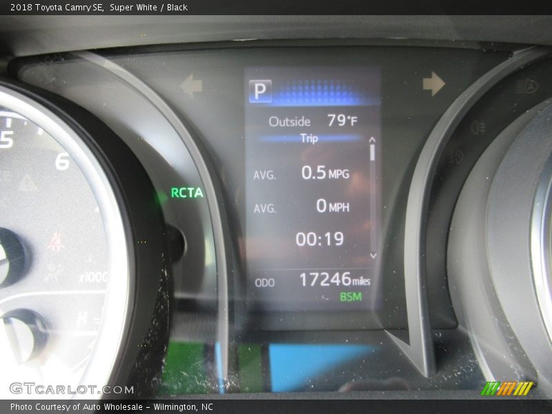 Super White / Black 2018 Toyota Camry SE