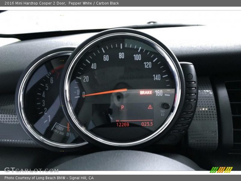 Pepper White / Carbon Black 2016 Mini Hardtop Cooper 2 Door