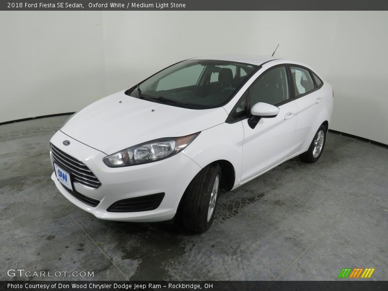 Oxford White / Medium Light Stone 2018 Ford Fiesta SE Sedan