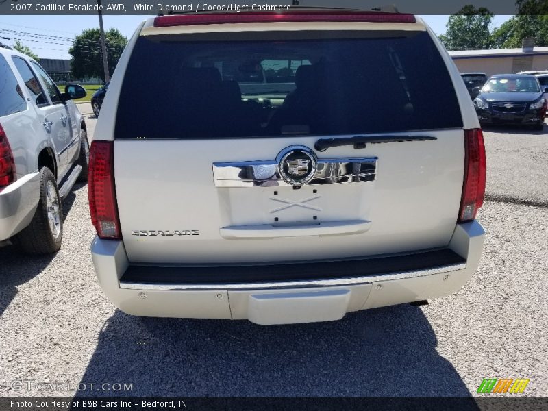 White Diamond / Cocoa/Light Cashmere 2007 Cadillac Escalade AWD