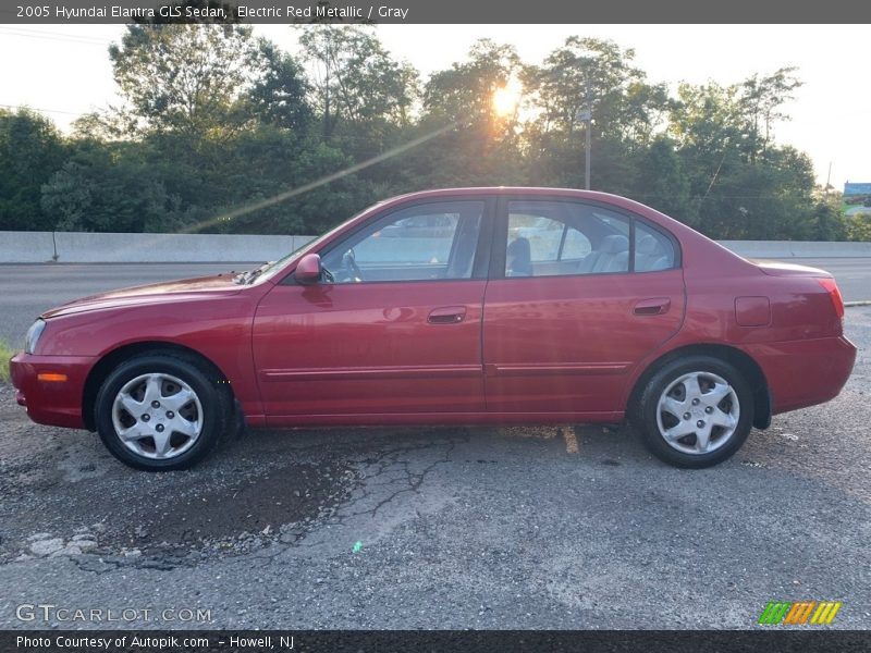 Electric Red Metallic / Gray 2005 Hyundai Elantra GLS Sedan