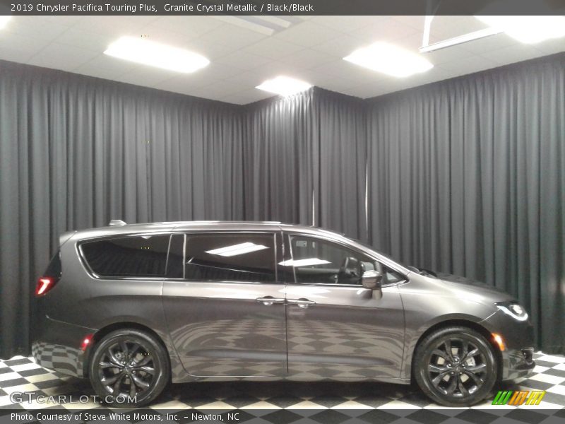 Granite Crystal Metallic / Black/Black 2019 Chrysler Pacifica Touring Plus