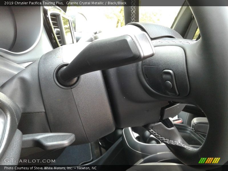 Granite Crystal Metallic / Black/Black 2019 Chrysler Pacifica Touring Plus