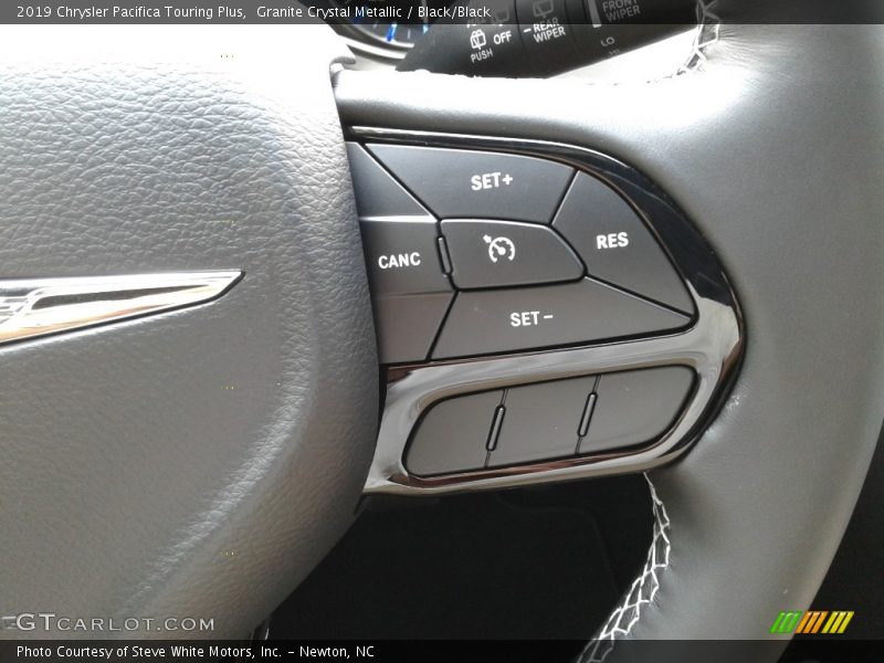 Granite Crystal Metallic / Black/Black 2019 Chrysler Pacifica Touring Plus
