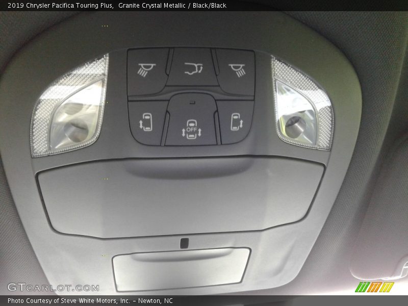 Granite Crystal Metallic / Black/Black 2019 Chrysler Pacifica Touring Plus