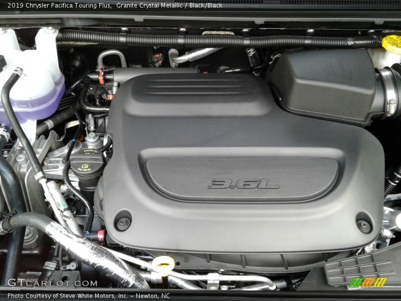 Granite Crystal Metallic / Black/Black 2019 Chrysler Pacifica Touring Plus