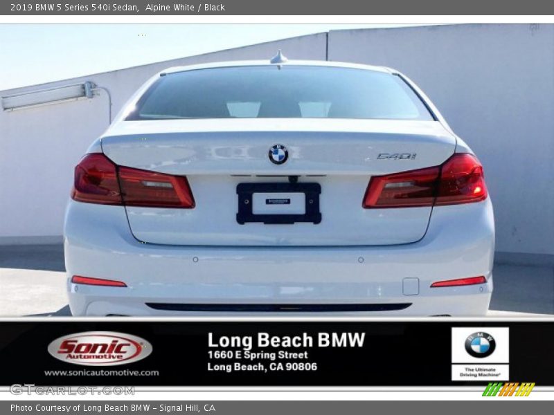 Alpine White / Black 2019 BMW 5 Series 540i Sedan
