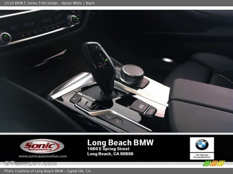 Alpine White / Black 2019 BMW 5 Series 540i Sedan