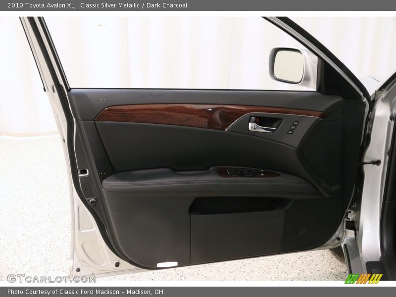 Classic Silver Metallic / Dark Charcoal 2010 Toyota Avalon XL