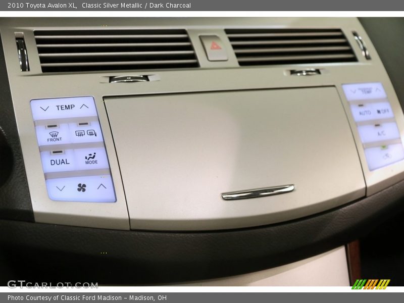 Classic Silver Metallic / Dark Charcoal 2010 Toyota Avalon XL