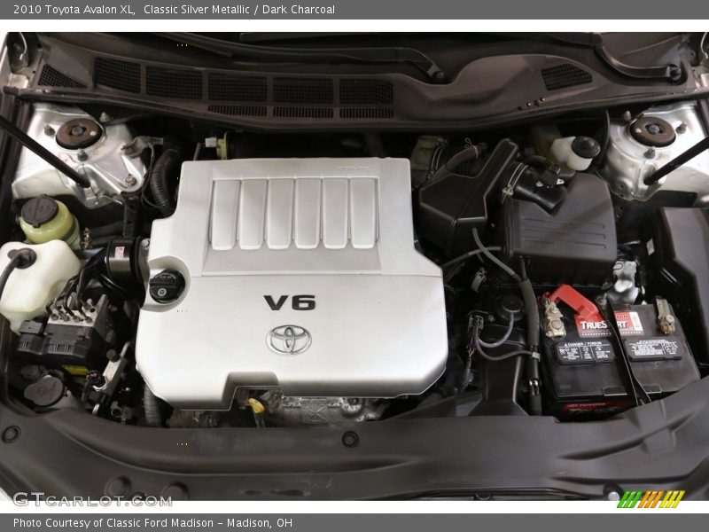 Classic Silver Metallic / Dark Charcoal 2010 Toyota Avalon XL