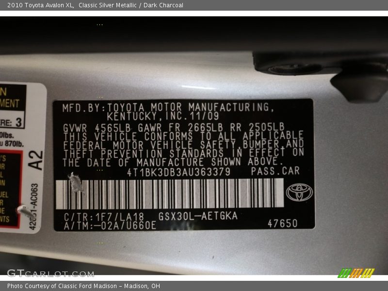 Classic Silver Metallic / Dark Charcoal 2010 Toyota Avalon XL