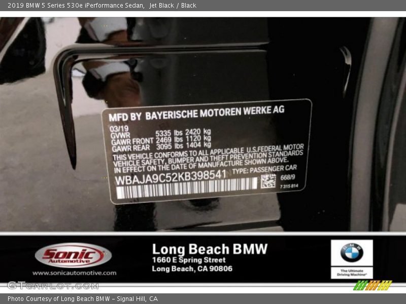 Jet Black / Black 2019 BMW 5 Series 530e iPerformance Sedan