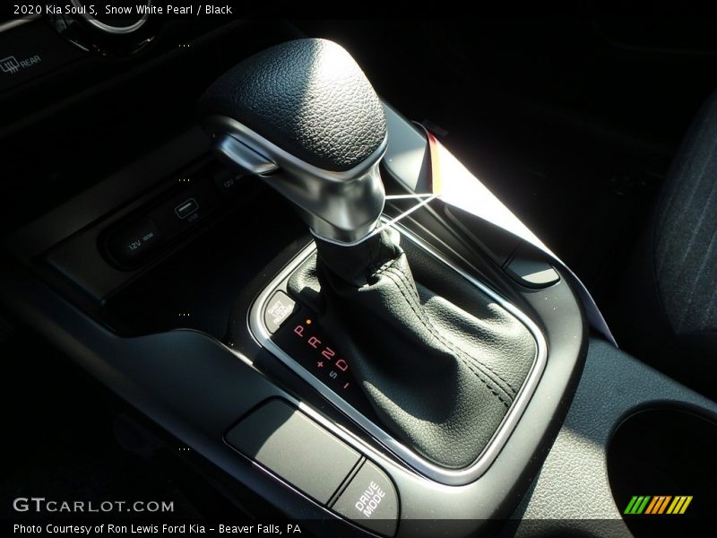 Snow White Pearl / Black 2020 Kia Soul S