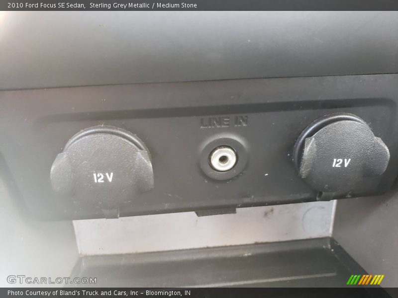 Sterling Grey Metallic / Medium Stone 2010 Ford Focus SE Sedan