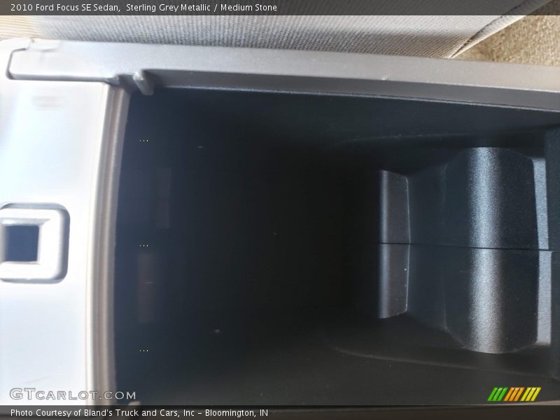 Sterling Grey Metallic / Medium Stone 2010 Ford Focus SE Sedan
