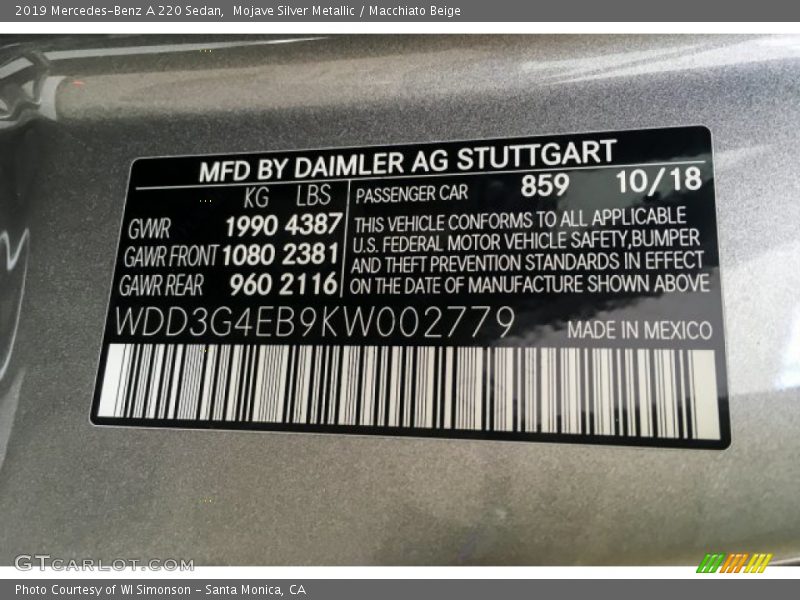 Mojave Silver Metallic / Macchiato Beige 2019 Mercedes-Benz A 220 Sedan