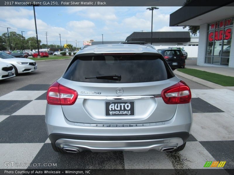 Polar Silver Metallic / Black 2017 Mercedes-Benz GLA 250