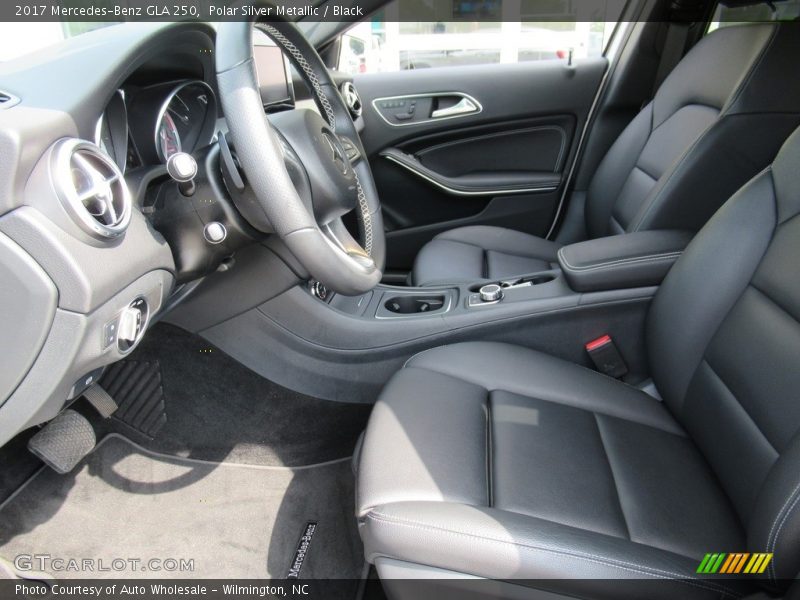 Polar Silver Metallic / Black 2017 Mercedes-Benz GLA 250