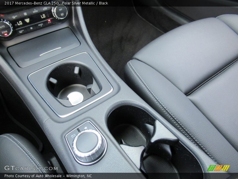 Polar Silver Metallic / Black 2017 Mercedes-Benz GLA 250
