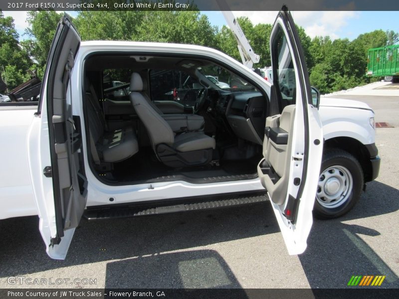 Oxford White / Earth Gray 2017 Ford F150 XL SuperCab 4x4