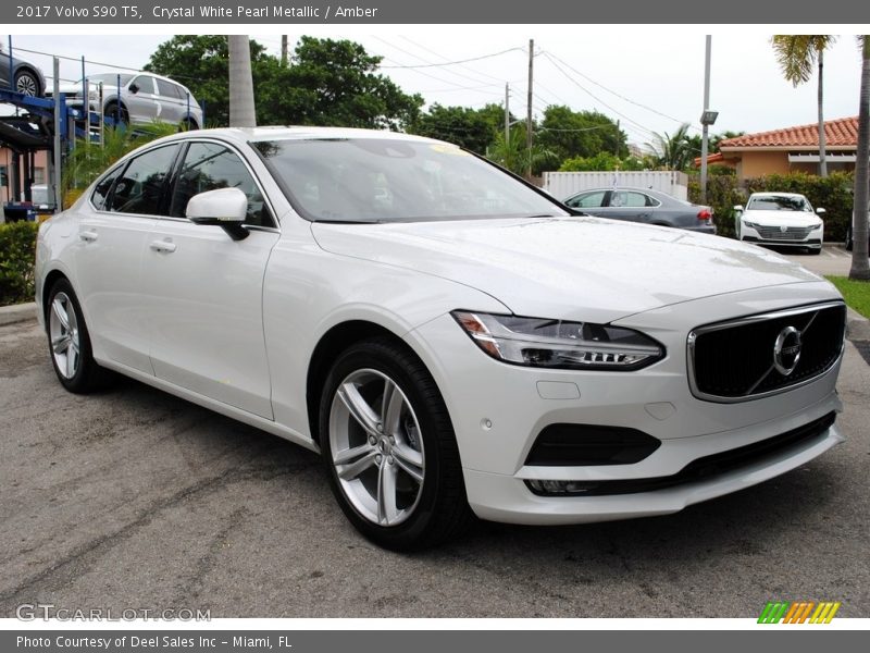 Front 3/4 View of 2017 S90 T5