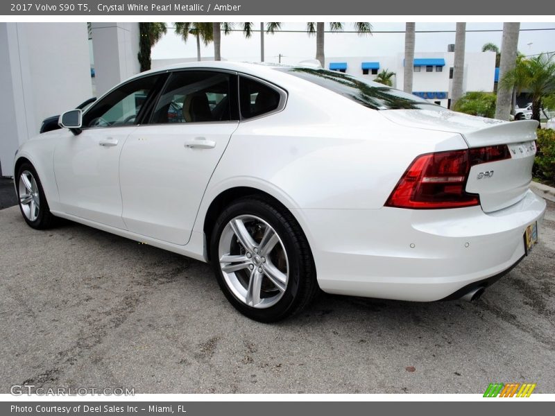 Crystal White Pearl Metallic / Amber 2017 Volvo S90 T5