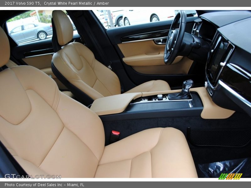 Front Seat of 2017 S90 T5