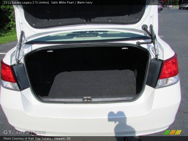 Satin White Pearl / Warm Ivory 2011 Subaru Legacy 2.5i Limited