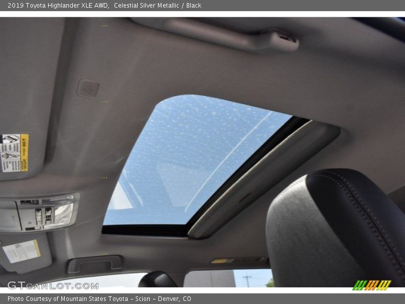Celestial Silver Metallic / Black 2019 Toyota Highlander XLE AWD