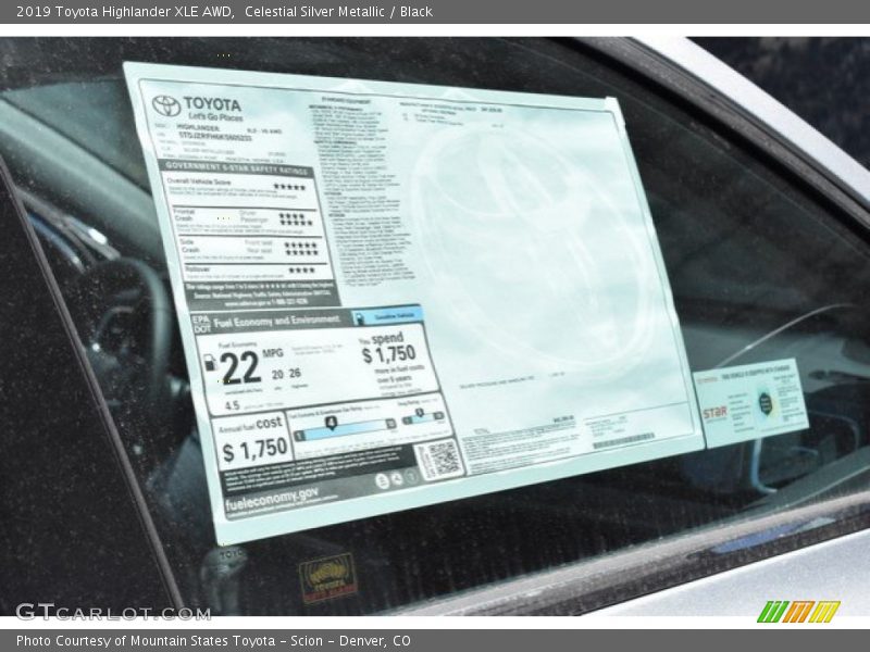 Celestial Silver Metallic / Black 2019 Toyota Highlander XLE AWD