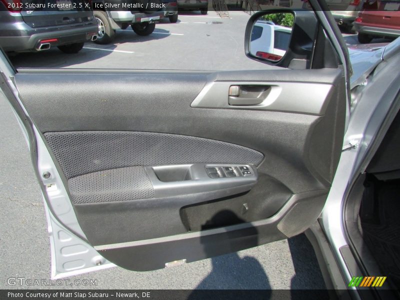 Ice Silver Metallic / Black 2012 Subaru Forester 2.5 X