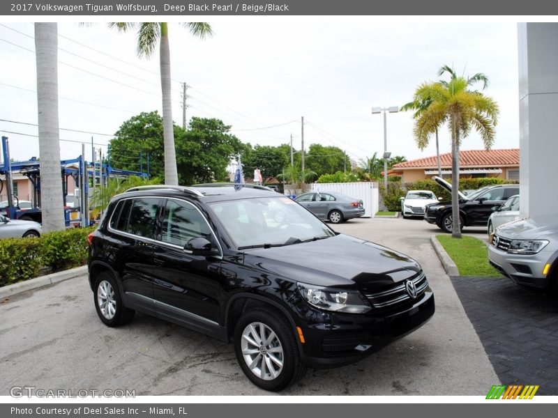 Deep Black Pearl / Beige/Black 2017 Volkswagen Tiguan Wolfsburg