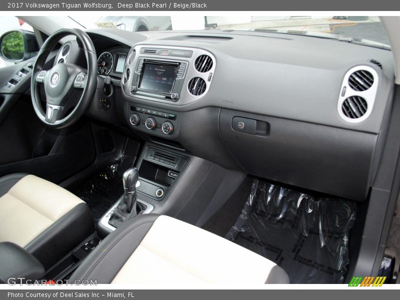 Deep Black Pearl / Beige/Black 2017 Volkswagen Tiguan Wolfsburg