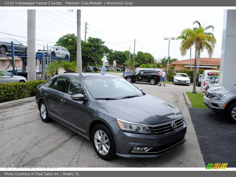 Platinum Gray Metallic / Moonrock Gray 2016 Volkswagen Passat S Sedan