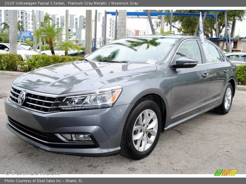 Platinum Gray Metallic / Moonrock Gray 2016 Volkswagen Passat S Sedan