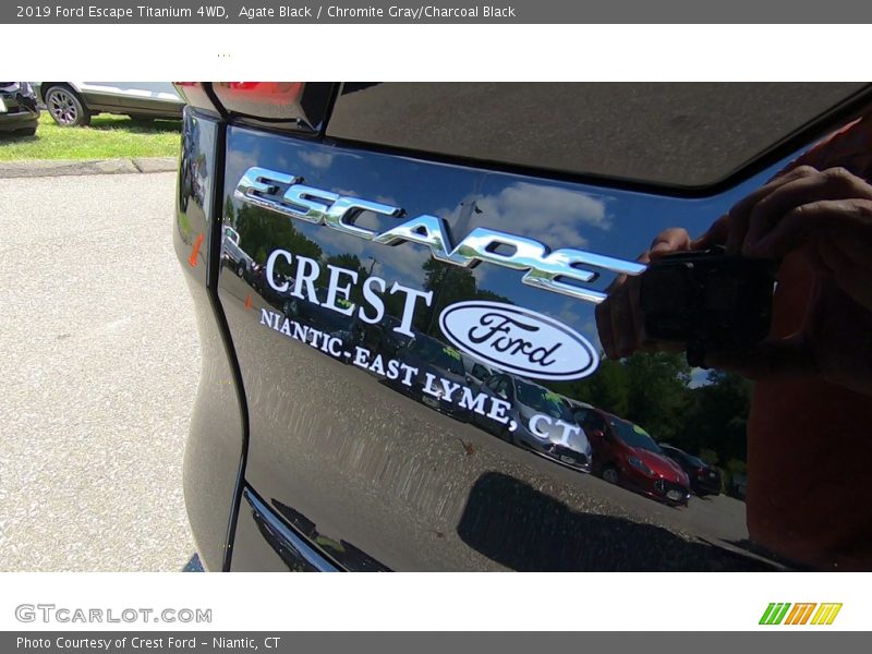 Agate Black / Chromite Gray/Charcoal Black 2019 Ford Escape Titanium 4WD