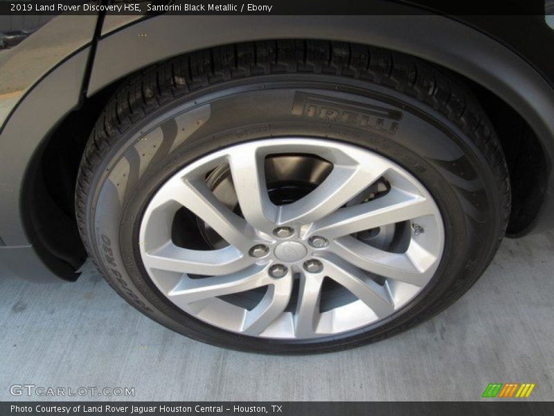 Santorini Black Metallic / Ebony 2019 Land Rover Discovery HSE