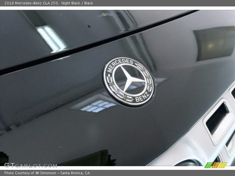 Night Black / Black 2019 Mercedes-Benz GLA 250