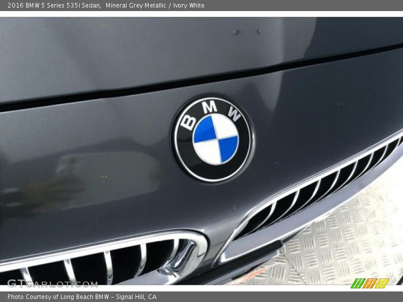 Mineral Grey Metallic / Ivory White 2016 BMW 5 Series 535i Sedan