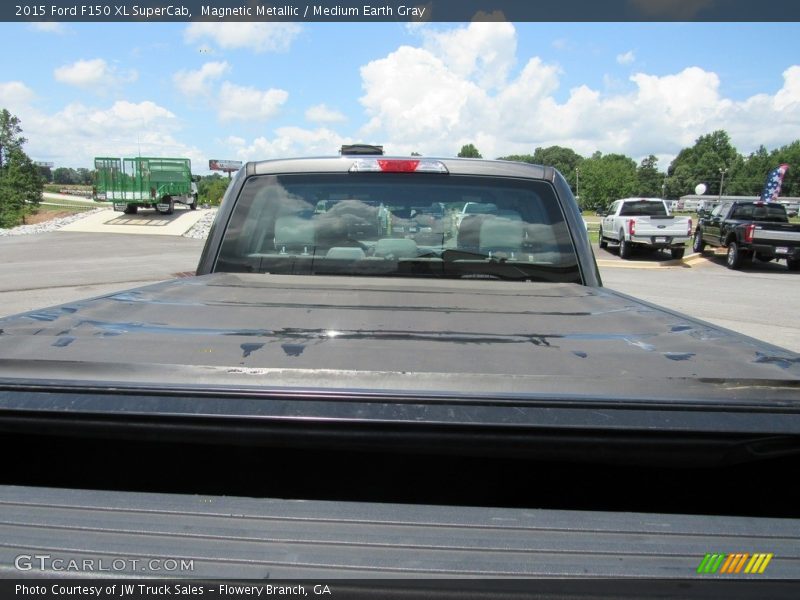 Magnetic Metallic / Medium Earth Gray 2015 Ford F150 XL SuperCab