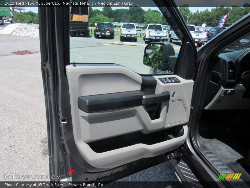 Magnetic Metallic / Medium Earth Gray 2015 Ford F150 XL SuperCab