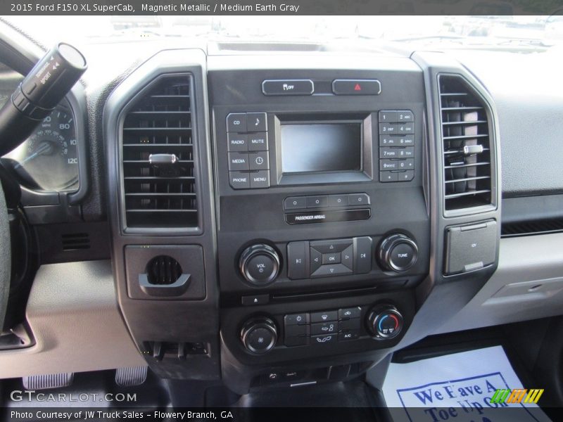 Magnetic Metallic / Medium Earth Gray 2015 Ford F150 XL SuperCab