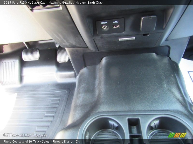 Magnetic Metallic / Medium Earth Gray 2015 Ford F150 XL SuperCab