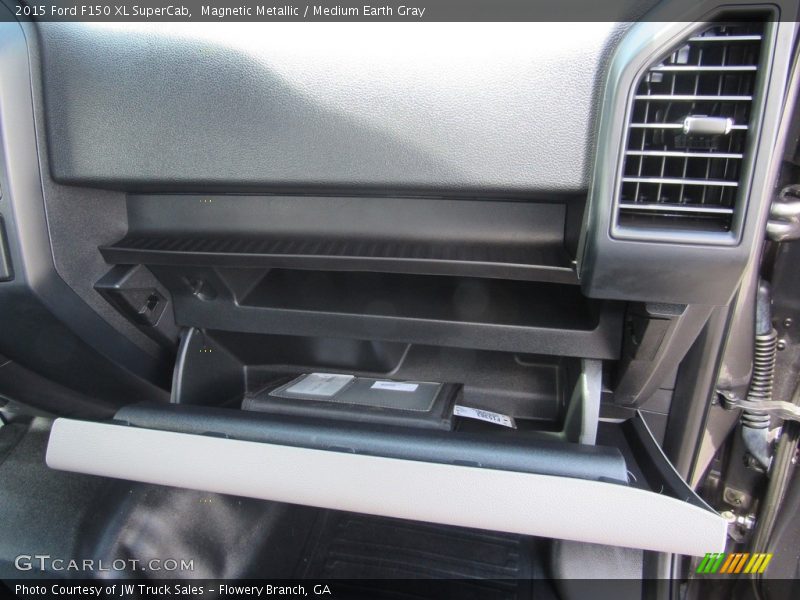 Magnetic Metallic / Medium Earth Gray 2015 Ford F150 XL SuperCab