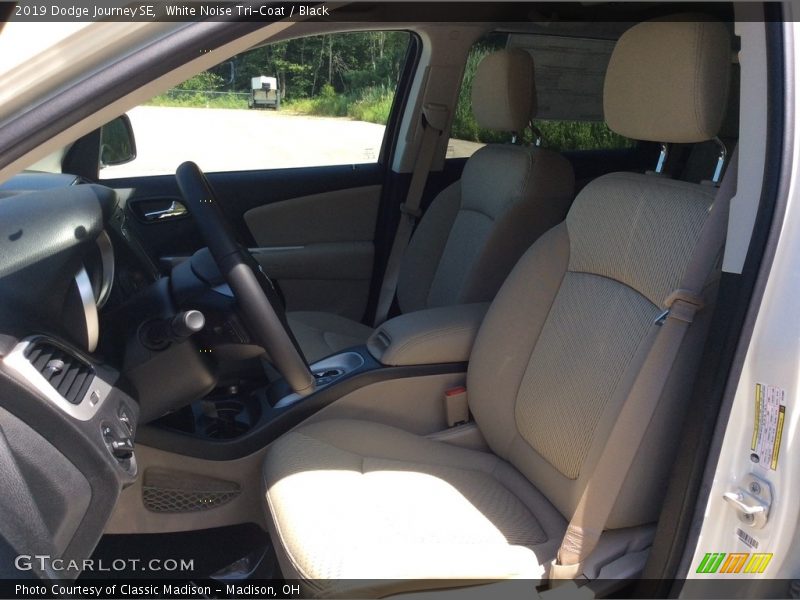 White Noise Tri-Coat / Black 2019 Dodge Journey SE