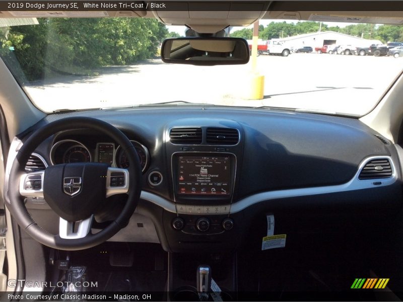 White Noise Tri-Coat / Black 2019 Dodge Journey SE